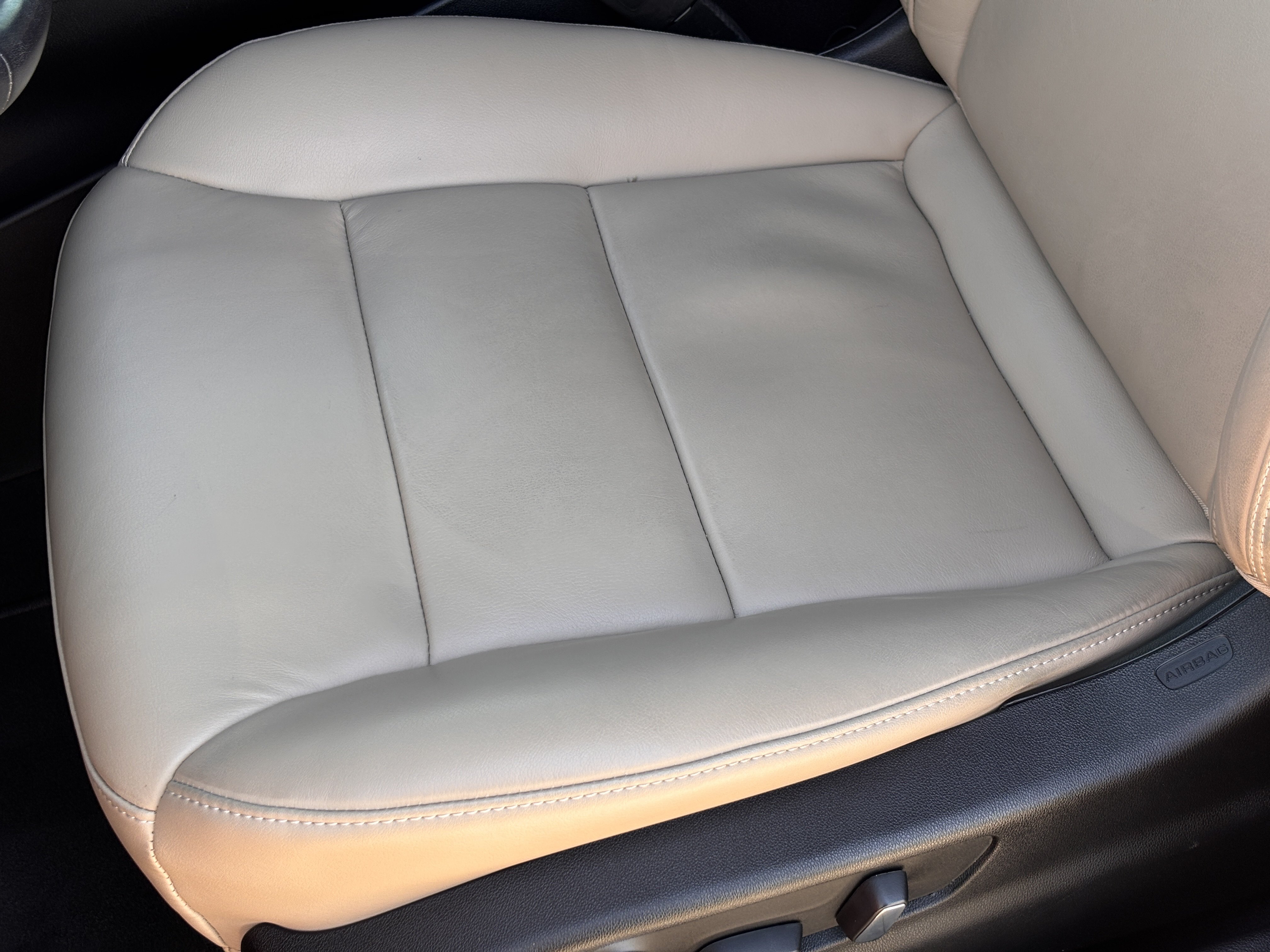 Used 2024 Cadillac XT4 Premium Luxury FWD image 29