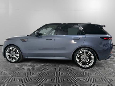 Used 2025 Land Rover Range Rover Sport Dynamic SE image 2