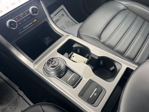 Used 2024 Ford Edge SEL w/ Convenience Package image 19