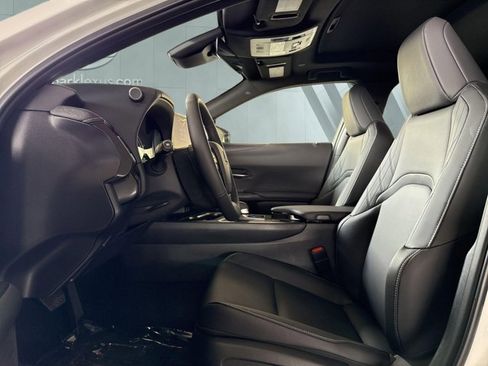 Certified 2026 Lexus UX 300h FWD w/ Accessory Package (Z2) image 7