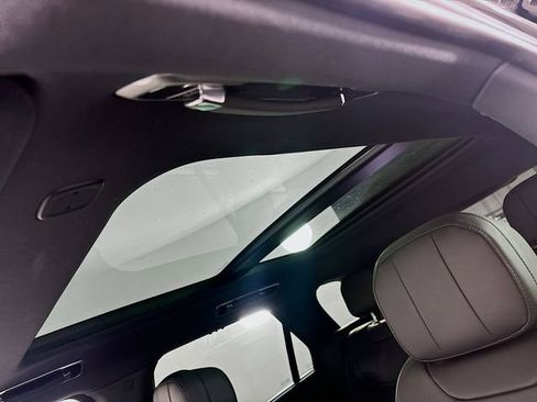 Used 2025 Land Rover Range Rover Sport SE image 14