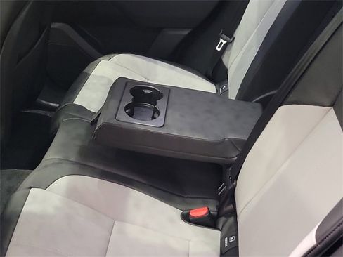 New 2026 Land Rover Range Rover Velar Dynamic SE image 18