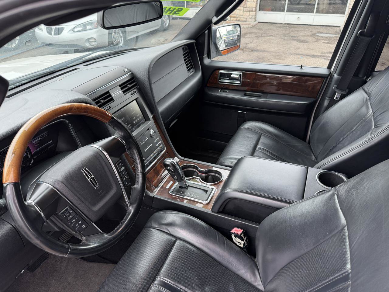 Used 2015 Lincoln Navigator 4WD image 12
