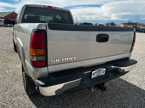 Used 2005 GMC Sierra 2500 SLT w/ Skid Plate Package image 8
