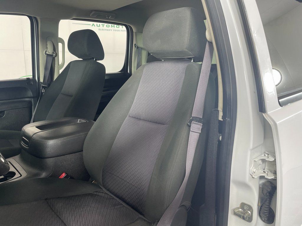 Used 2013 GMC Sierra 3500 SLE AWD/4WD image 22