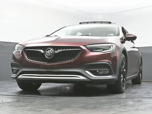 Used 2018 Buick Regal Essence w/ Driver Confidence Package #1 image 51