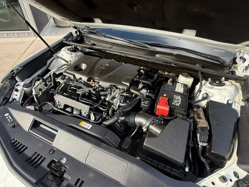 Used 2019 Toyota Camry LE FWD image 14