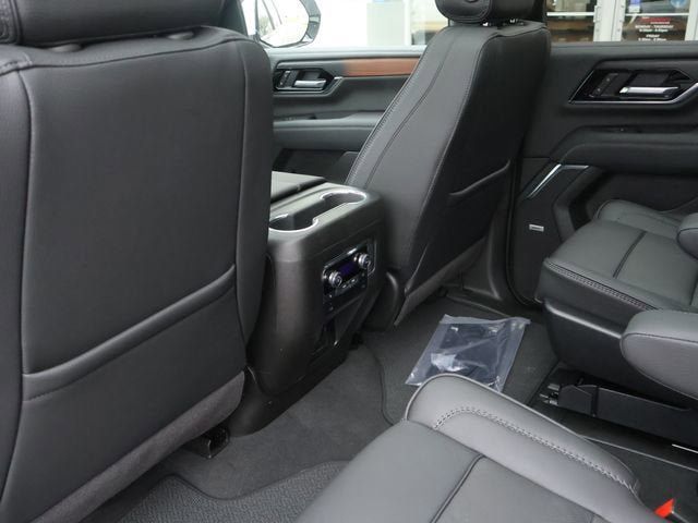 New 2026 GMC Yukon XL Denali w/ Sun & Power Step Package AWD/4WD image 11