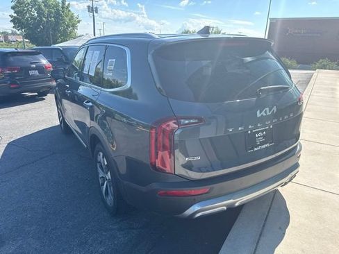 Certified 2022 Kia Telluride S AWD/4WD image 4