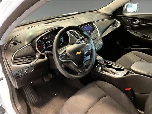 Used 2025 Chevrolet Malibu RS image 13