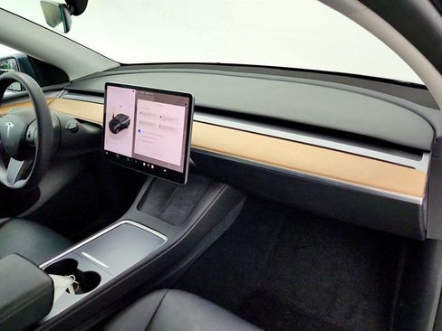 Used 2023 Tesla Model Y Long Range image 27