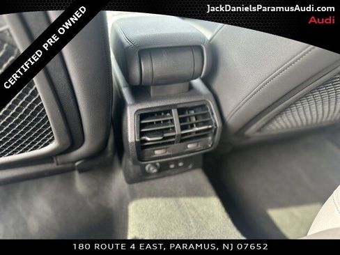 Used 2024 Audi Q3 2.0T Premium image 32