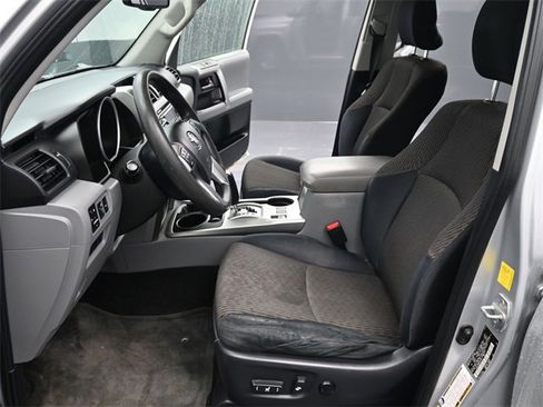 Used 2010 Toyota 4Runner SR5 image 12