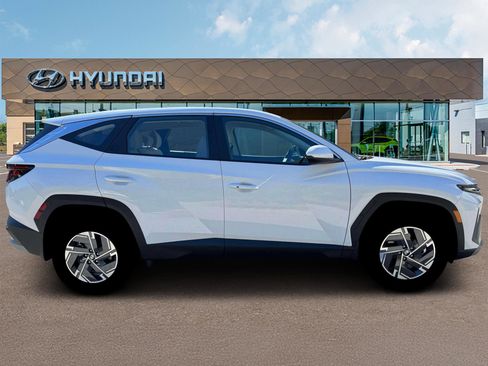 New 2026 Hyundai Tucson Blue SE image 9