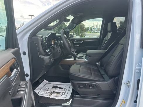 New 2026 Chevrolet Silverado 1500 High Country w/ Technology Package AWD/4WD image 16