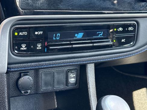 Used 2018 Toyota Corolla SE image 21