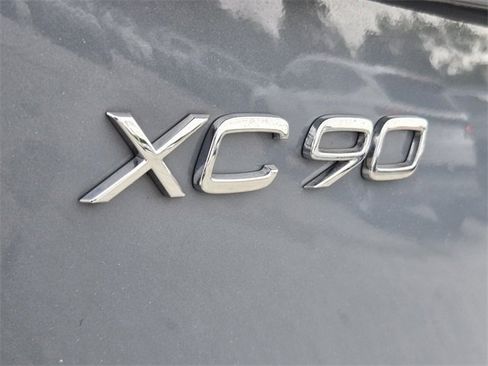 Used 2023 Volvo XC90 T8 Ultimate w/ Lounge Package image 15