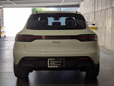 Certified 2026 Porsche Macan AWD/4WD image 8