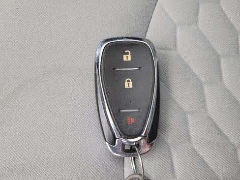 Used 2020 Chevrolet Equinox LS FWD image 32