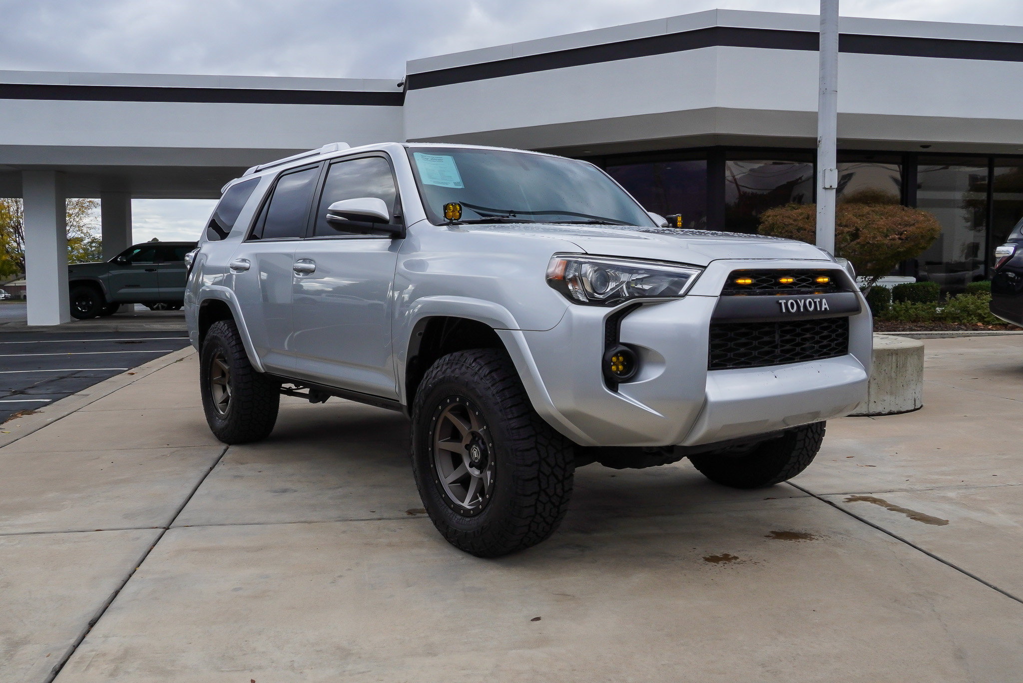 Used 2015 Toyota 4Runner SR5 Premium AWD/4WD image 2