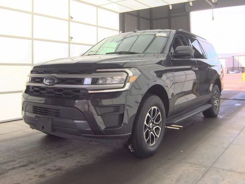 Used 2024 Ford Expedition Max XLT image 1