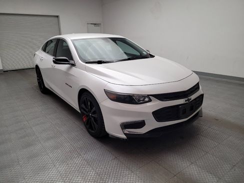 Used 2018 Chevrolet Malibu LT w/ Redline Edition FWD image 13