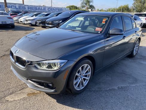 Used 2018 BMW 320i Sedan RWD image 2