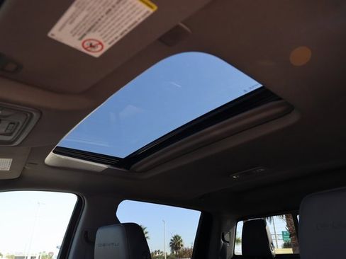 Used 2021 GMC Sierra 2500 Denali w/ Denali Ultimate Package image 14