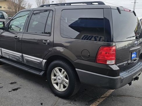 Used 2005 Ford Expedition XLT image 5