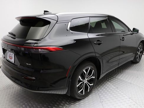 Used 2025 Toyota Crown Signia image 8