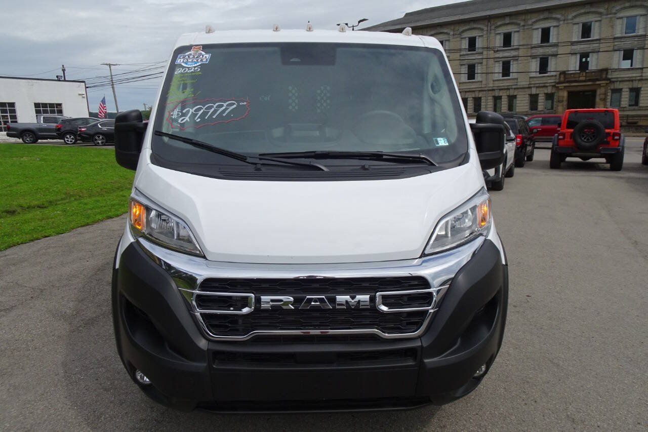 Used 2025 RAM ProMaster 2500 w/ U-Haul Equipment Group FWD image 3