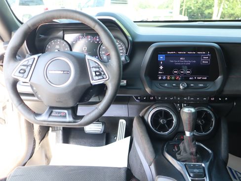 Used 2019 Chevrolet Camaro ZL1 RWD image 12