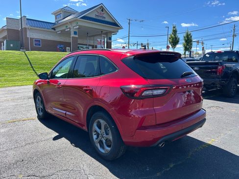 Used 2023 Ford Escape ST-Line w/ Tech Pack #1 AWD/4WD image 7