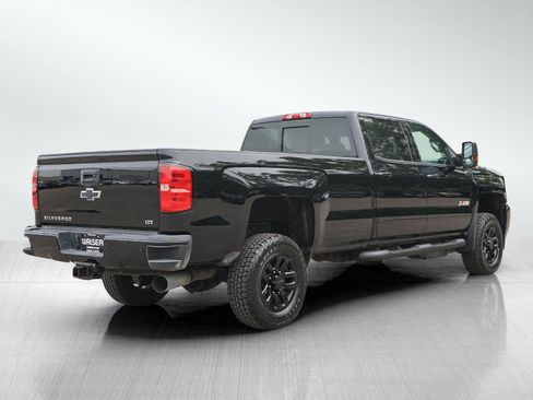 Used 2019 Chevrolet Silverado 2500 LTZ w/ Midnight Edition AWD/4WD image 5