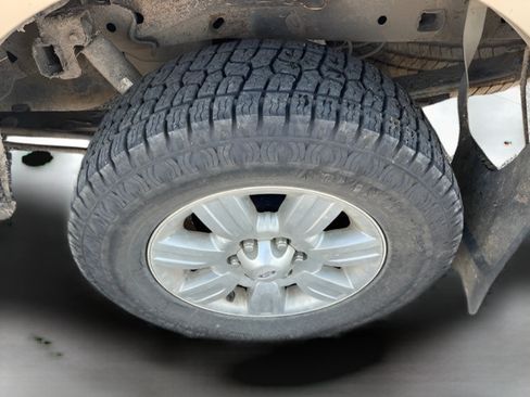 Used 2011 Ford F150 Lariat w/ Lariat Chrome Pkg AWD/4WD image 9