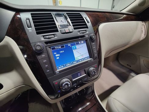 Used 2007 Cadillac DTS Performance FWD image 40