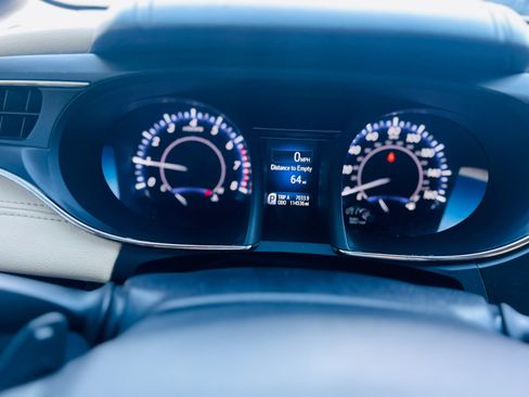 Used 2020 Ford Fusion SE FWD image 8