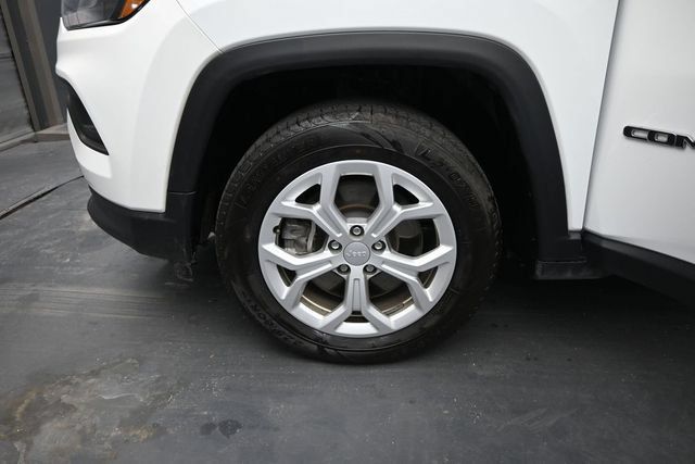 Used 2024 Jeep Compass Latitude AWD/4WD image 38