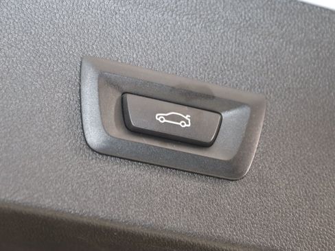 Used 2023 BMW iX xDrive50 AWD/4WD image 53