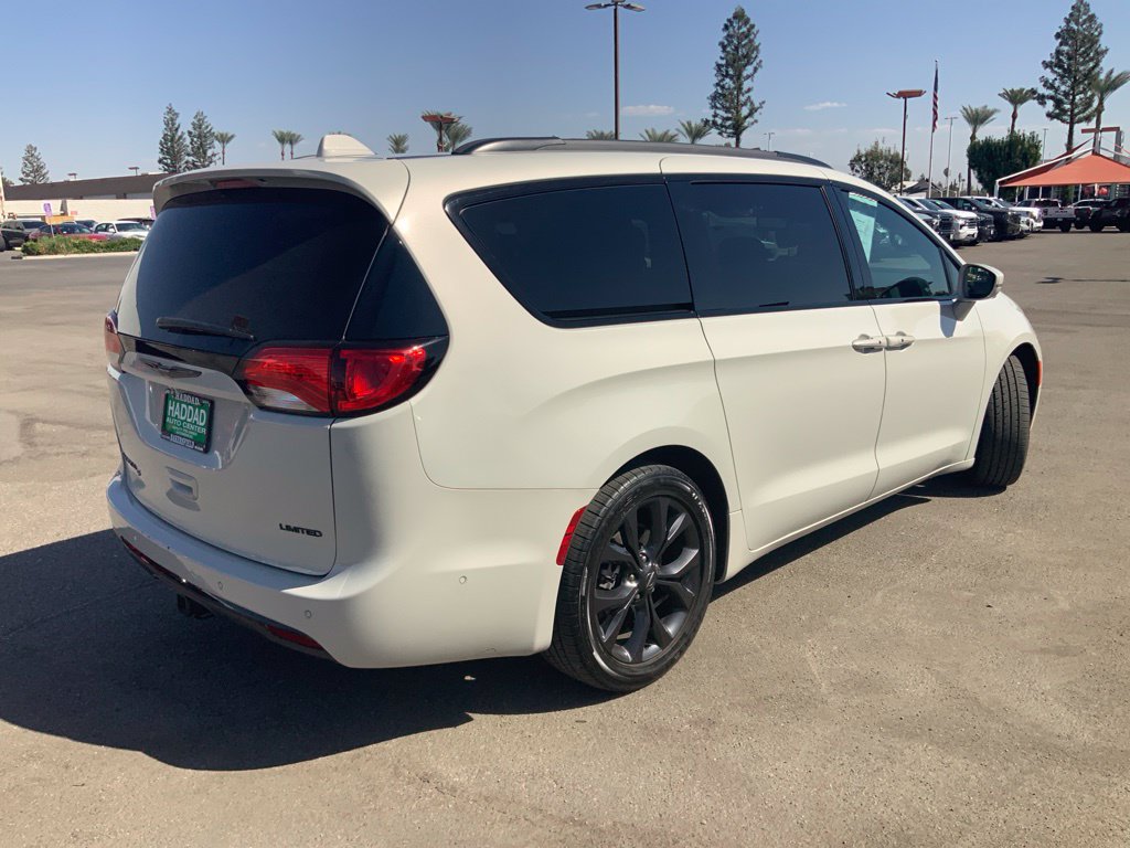 Certified 2020 Chrysler Pacifica Limited FWD image 10