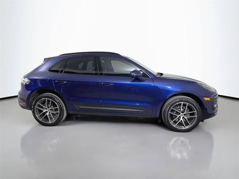 Certified 2026 Porsche Macan AWD/4WD image 8