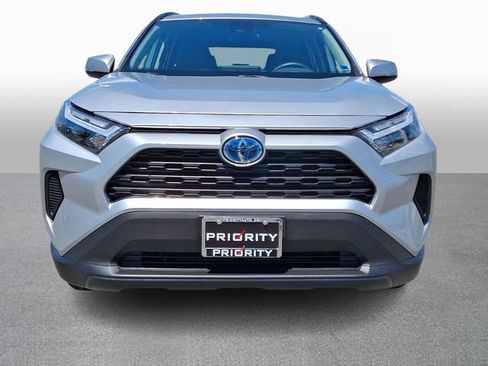 Used 2024 Toyota RAV4 XLE AWD/4WD image 2