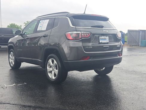 Used 2018 Jeep Compass Latitude w/ Popular Equipment Group AWD/4WD image 5
