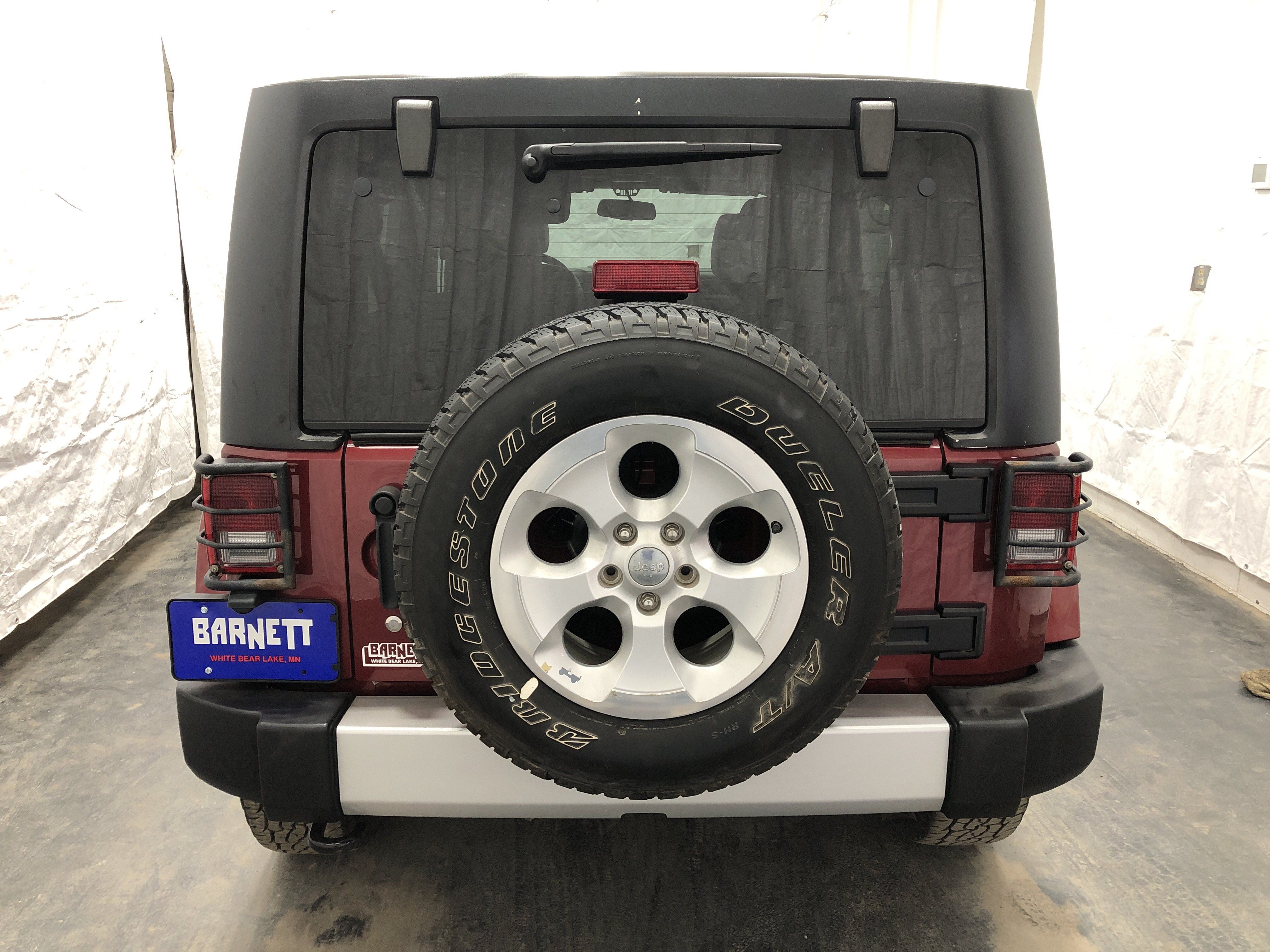 Used 2013 Jeep Wrangler Unlimited Sahara AWD/4WD image 6