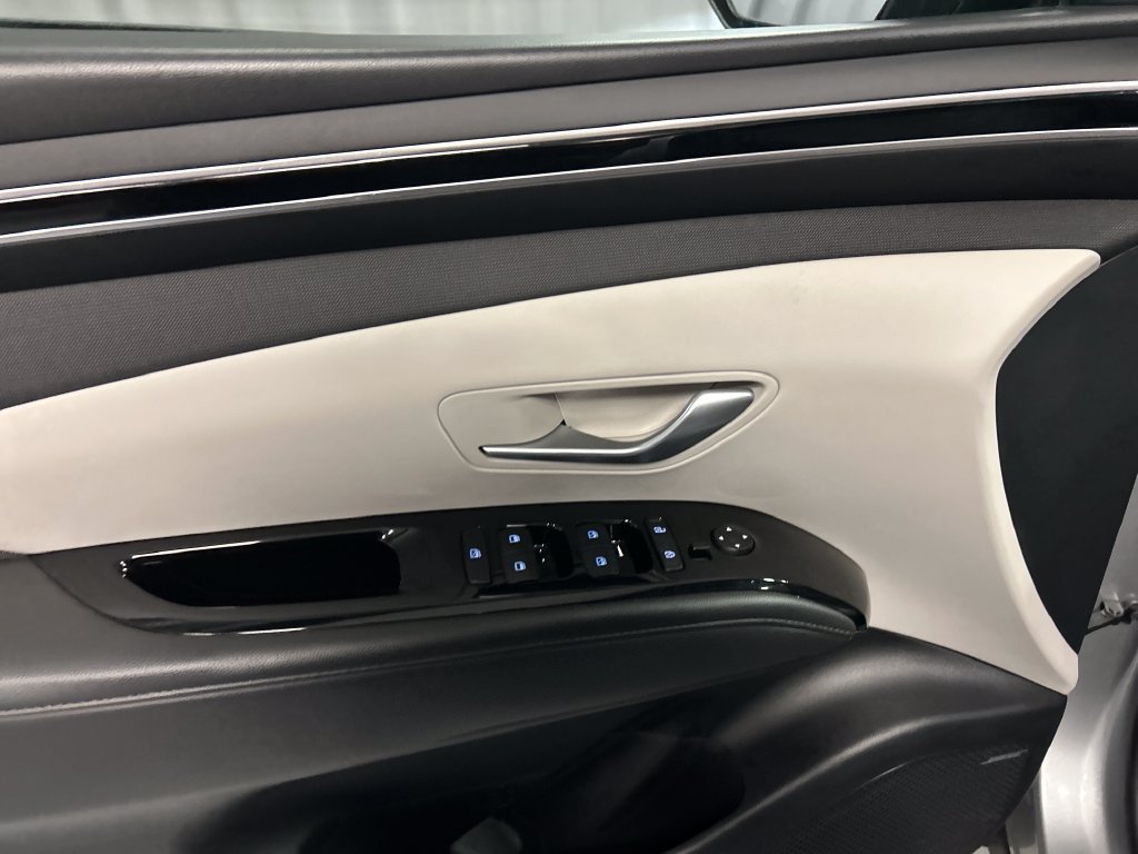 Used 2022 Hyundai Tucson SEL w/ Convenience + Premium Package FWD image 12