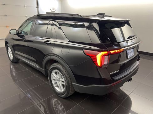New 2025 Ford Explorer Active image 4