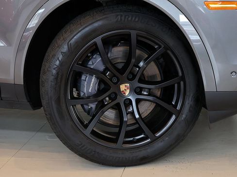 Used 2026 Porsche Cayenne AWD/4WD image 13