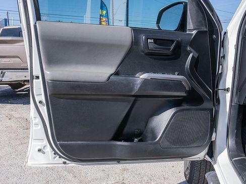 Used 2022 Toyota Tacoma SR5 image 10