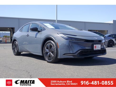 Certified 2025 Toyota Prius LE FWD image 1