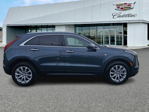 Used 2021 Cadillac XT4 Luxury w/ Cold Weather Package image 6